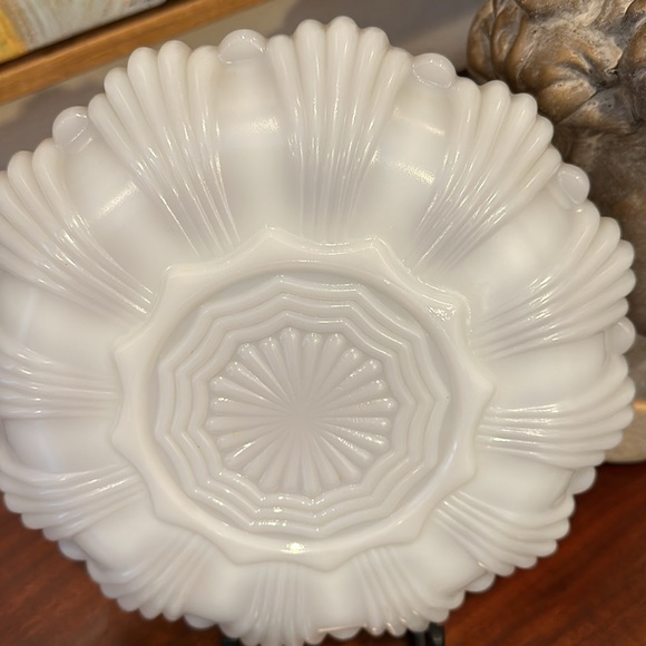 Anchor Hocking Vintage Milk Glass Deviled Eggs
Serving Platter Gold Trimmed - Picture 6 of 10